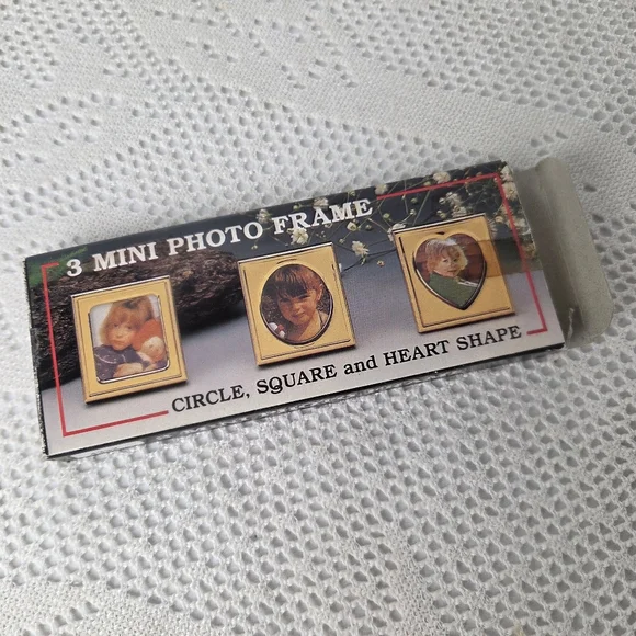 Vintage 3 Mini Photo Frame Set Gold Tone Square Oval Heart - New in Box - Picture 1 of 6